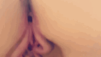 sexy-cougar-fondles-pussy-close-up-while-providing-head