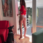 emily-ratajkowski-sunny-day-with-her-mutt