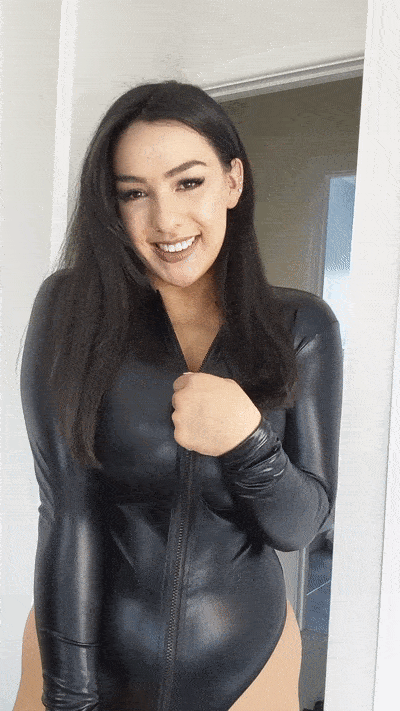 she-is-so-fucking-super-fucking-hot!