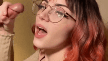 cumshot-to-her-face-and-glasses