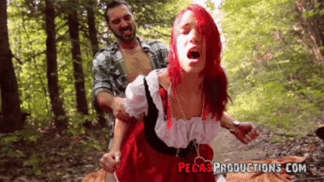 red-haired-costume-have-fun-fucking-doggystyle-outdoor