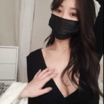 cutie-korean-flash-her-breast