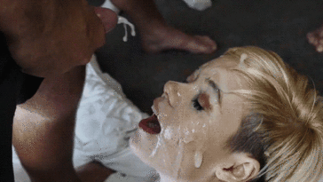 blond-receives-thick-load-on-her-face