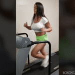 bouncing-tits-running-rock-hard-nips-pokies