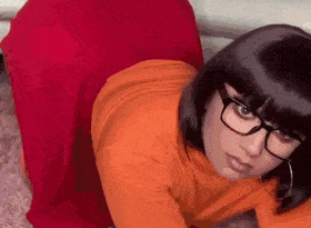 velma-twerking-her-miniskirt-off