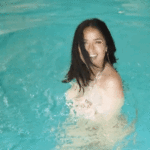 salma-hayek-displaying-off-at-the-pool