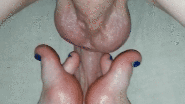 feet-jack-with-caboose-fucking-fingering